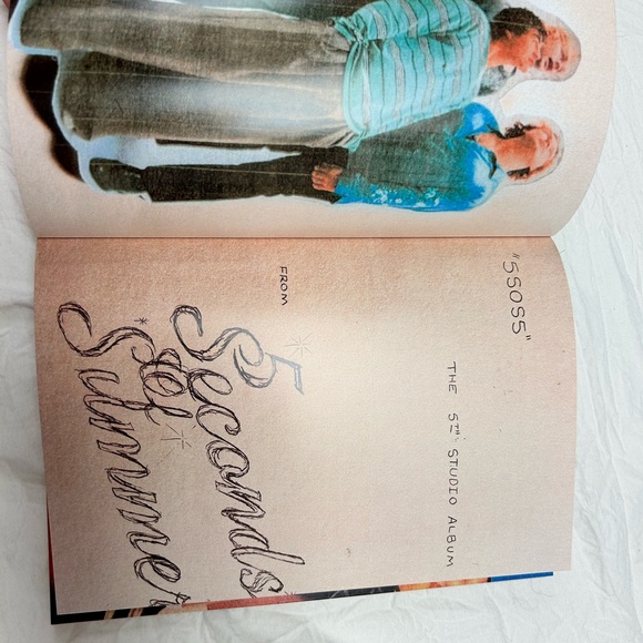 5SOS5 CD and booklet - Picture 3 of 4